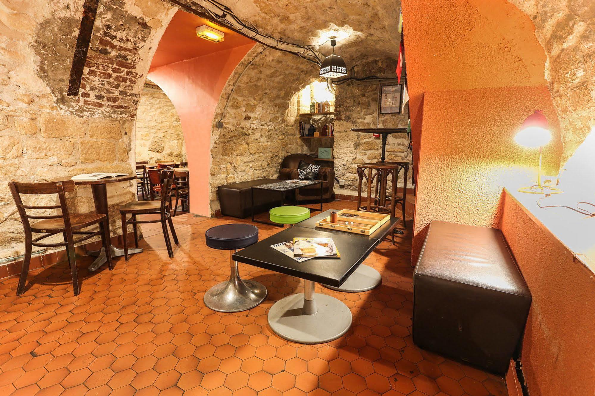 Young And Happy Latin Quarter By Hiphophostels Ostello Parigi