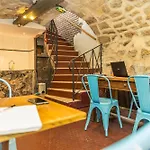 Hostel Young And Happy Latin Quarter By Hiphophostels