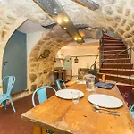 Ostello Young And Happy Latin Quarter By Hiphophostels *
