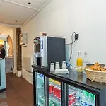 Hostel Young And Happy Latin Quarter By Hiphophostels