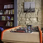 Young And Happy Latin Quarter By Hiphophostels Parigi
