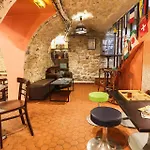 Young And Happy Latin Quarter By Hiphophostels * Parigi