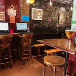 Young And Happy Latin Quarter By Hiphophostels Ostello Parigi