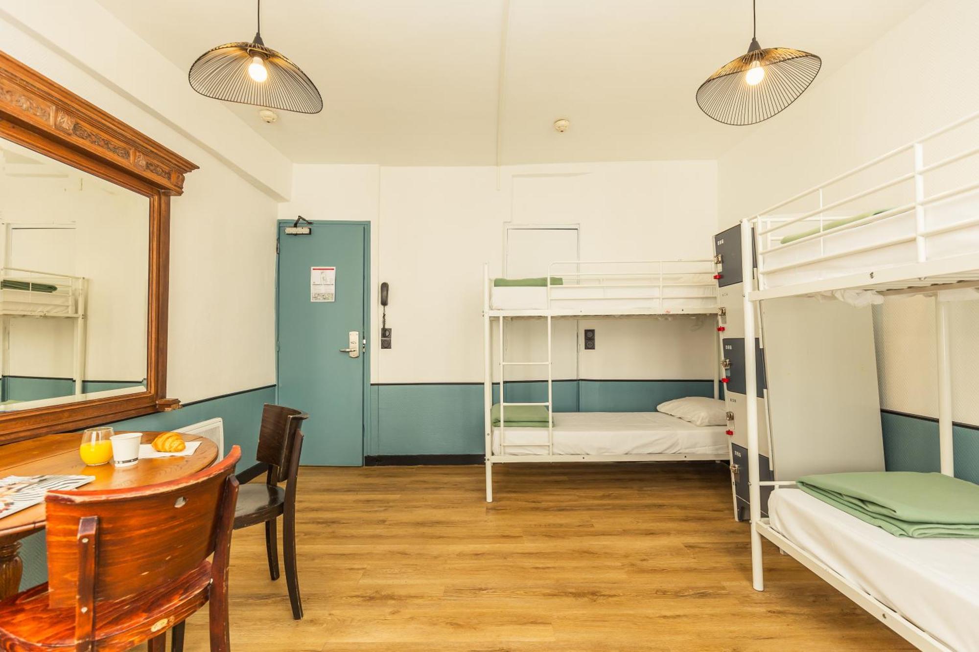 Young And Happy Latin Quarter By Hiphophostels *