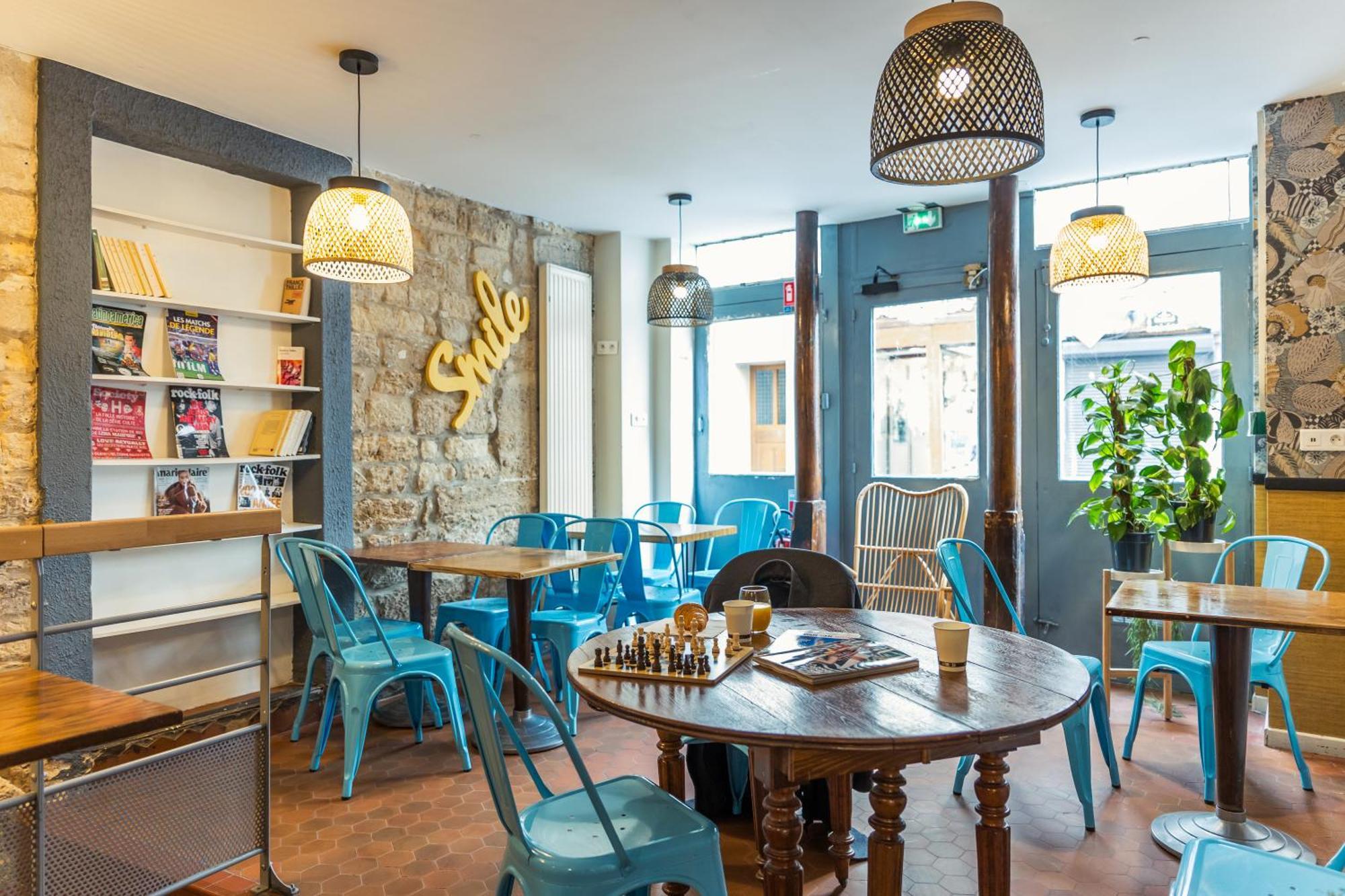 Young And Happy Latin Quarter By Hiphophostels Ostello