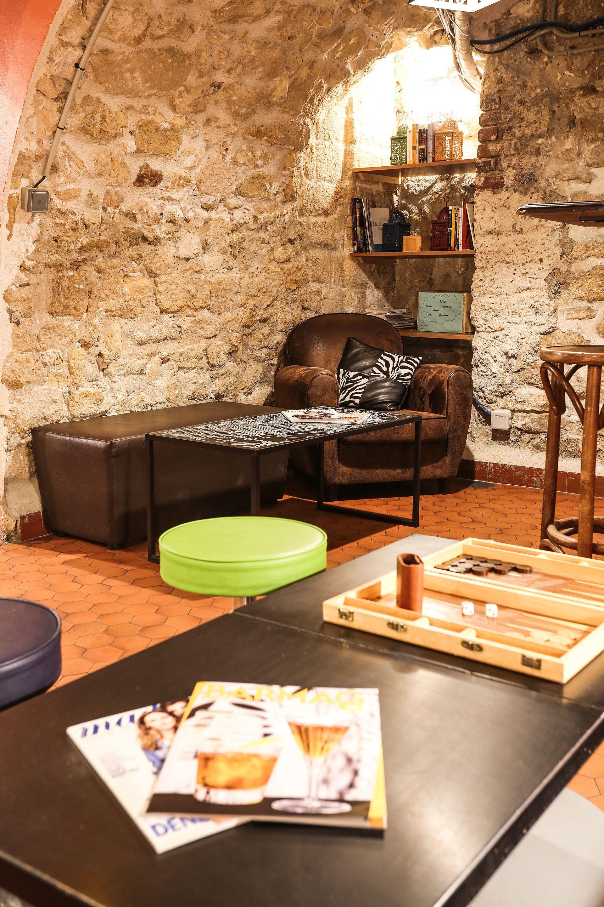 Young And Happy Latin Quarter By Hiphophostels Ostello *