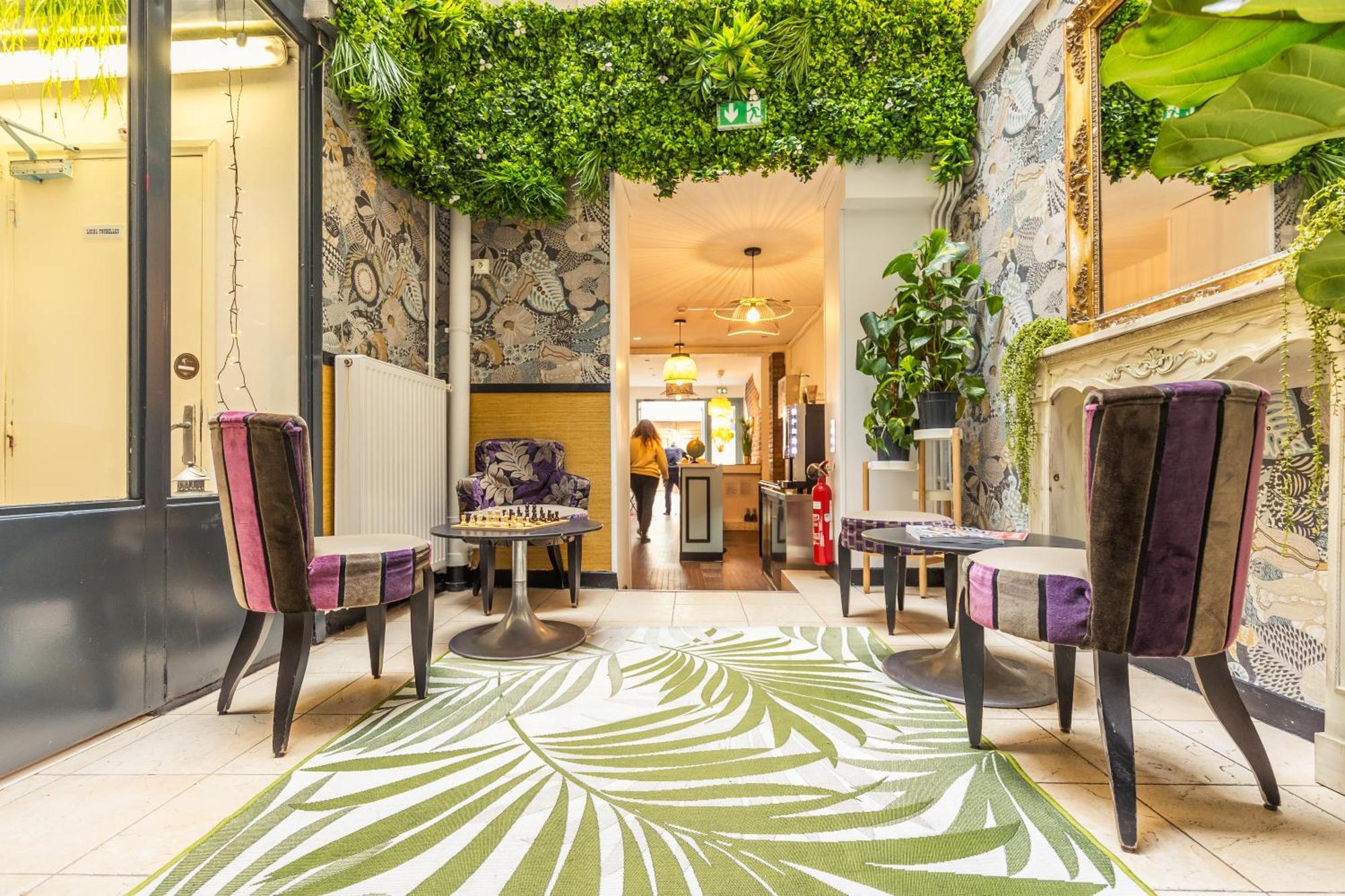 Young And Happy Latin Quarter By Hiphophostels