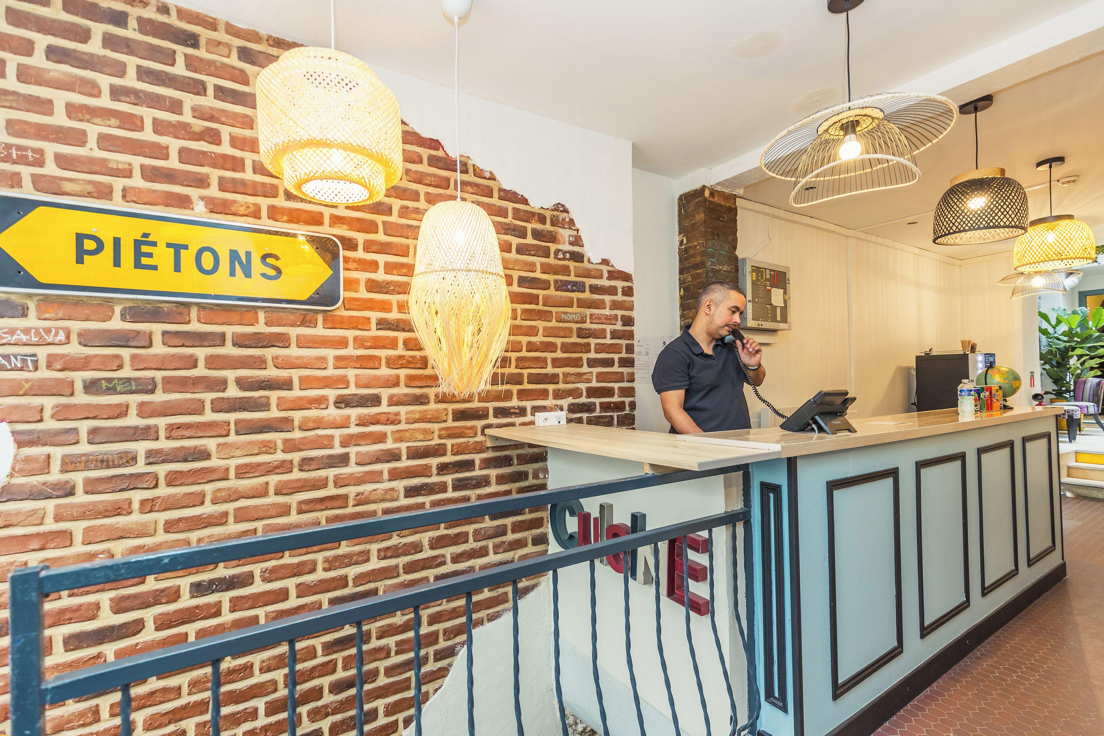 Young And Happy Latin Quarter By Hiphophostels Ostello