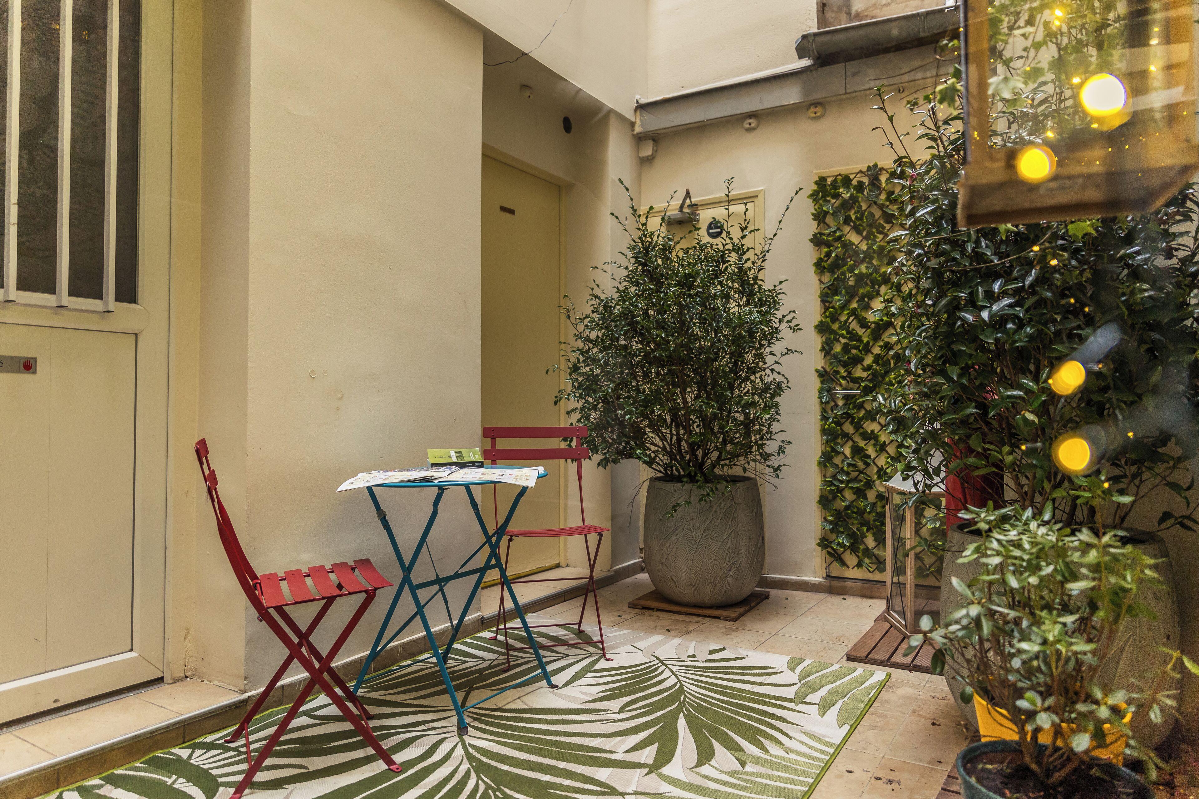 Ostello Young And Happy Latin Quarter By Hiphophostels